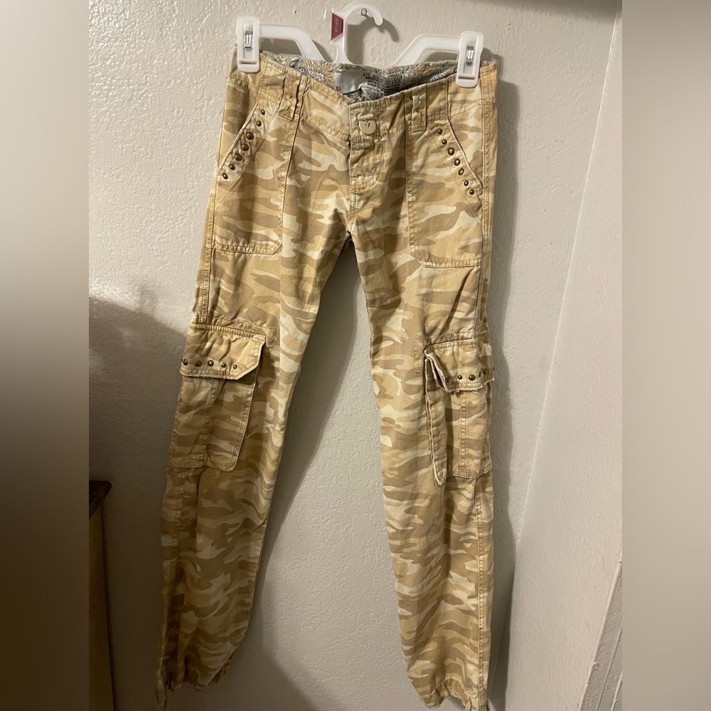 Guess military cargos